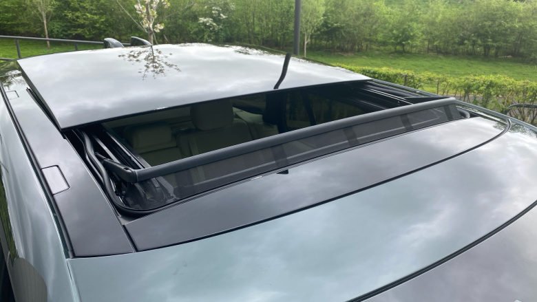 Land Rover Range Rover 3.0 D300 Edition 4dr Auto Diesel Estate